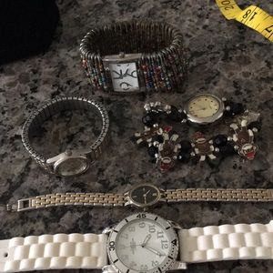Set of 5 watches